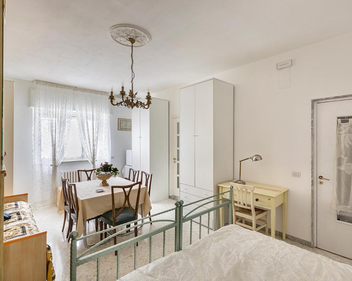 B&B Limited Edition Bari Buitenkant foto
